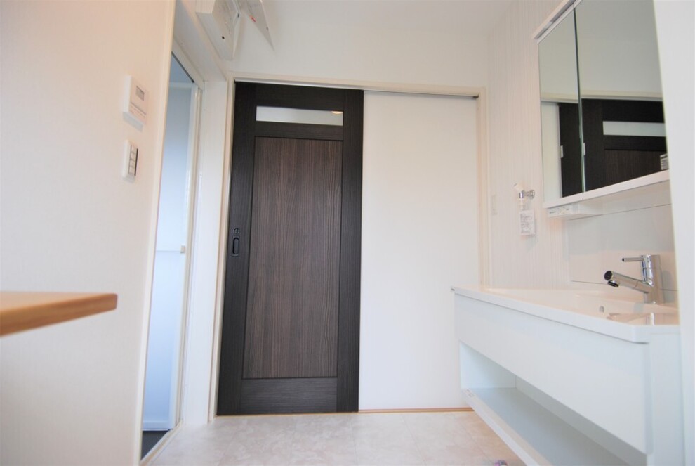 キッチンからお部屋が見渡せます