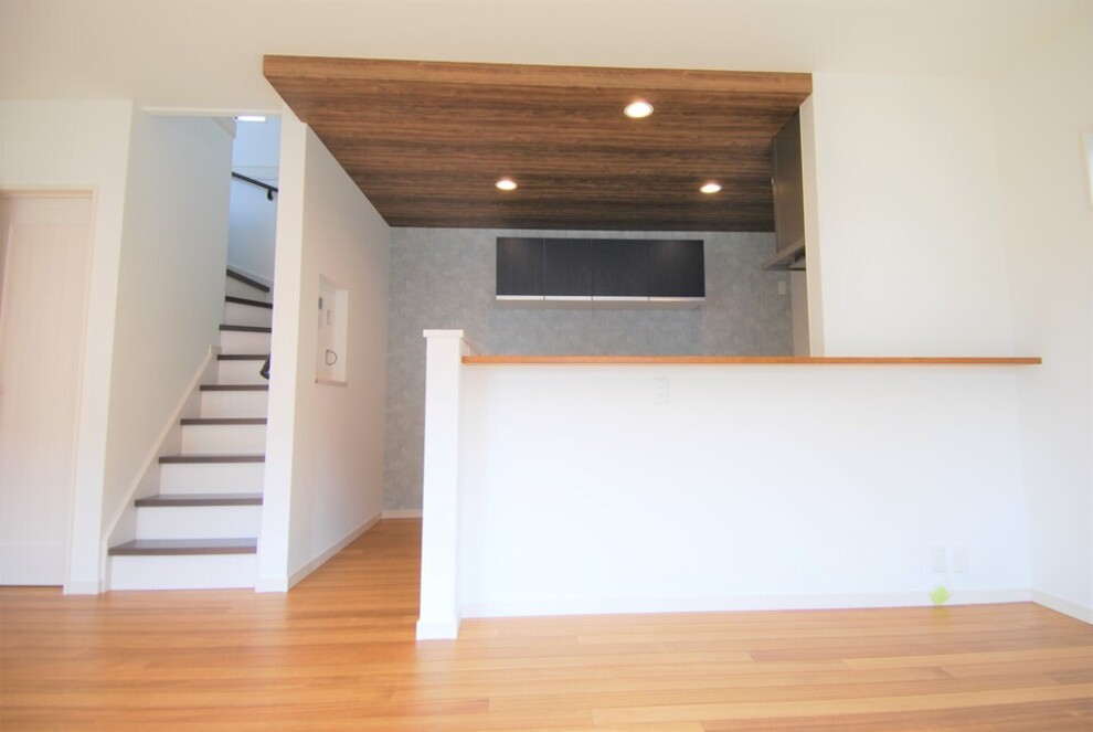 キッチンからお部屋が見渡せます