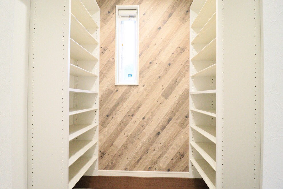 Wood×Grayのナチュラルモダンハウス