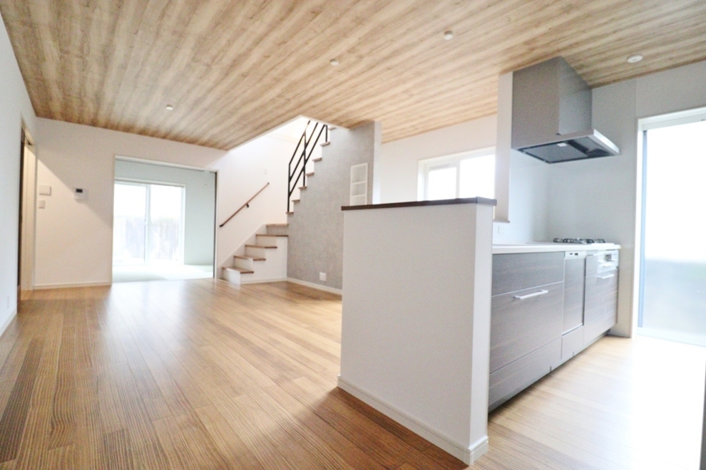 吹抜×デザイン階段が魅力的なおうち