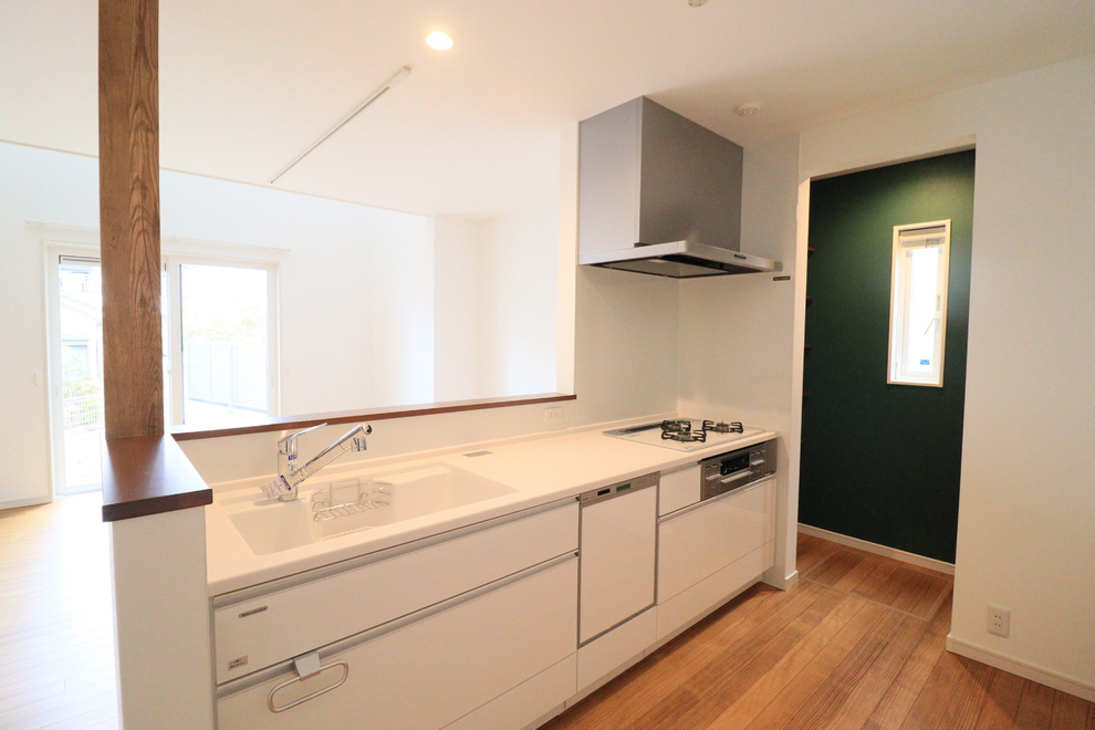 吹き抜けのあるリビングで心地よさの広がる空間