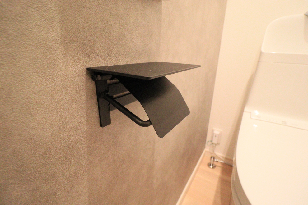 ナチュラルテイスト×引き締めブラックのお洒落な空間