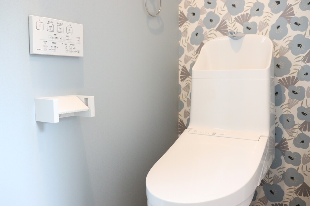  White × Gray のお洒落で落ち着きのあるキッチン