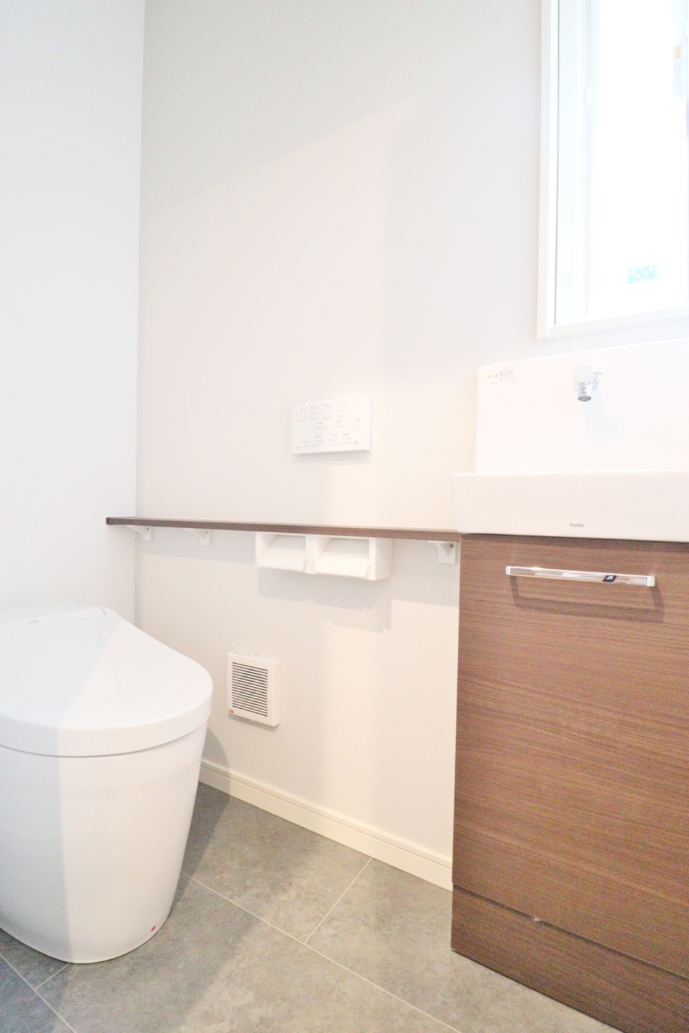 吹抜×デザイン階段が魅力的なおうち