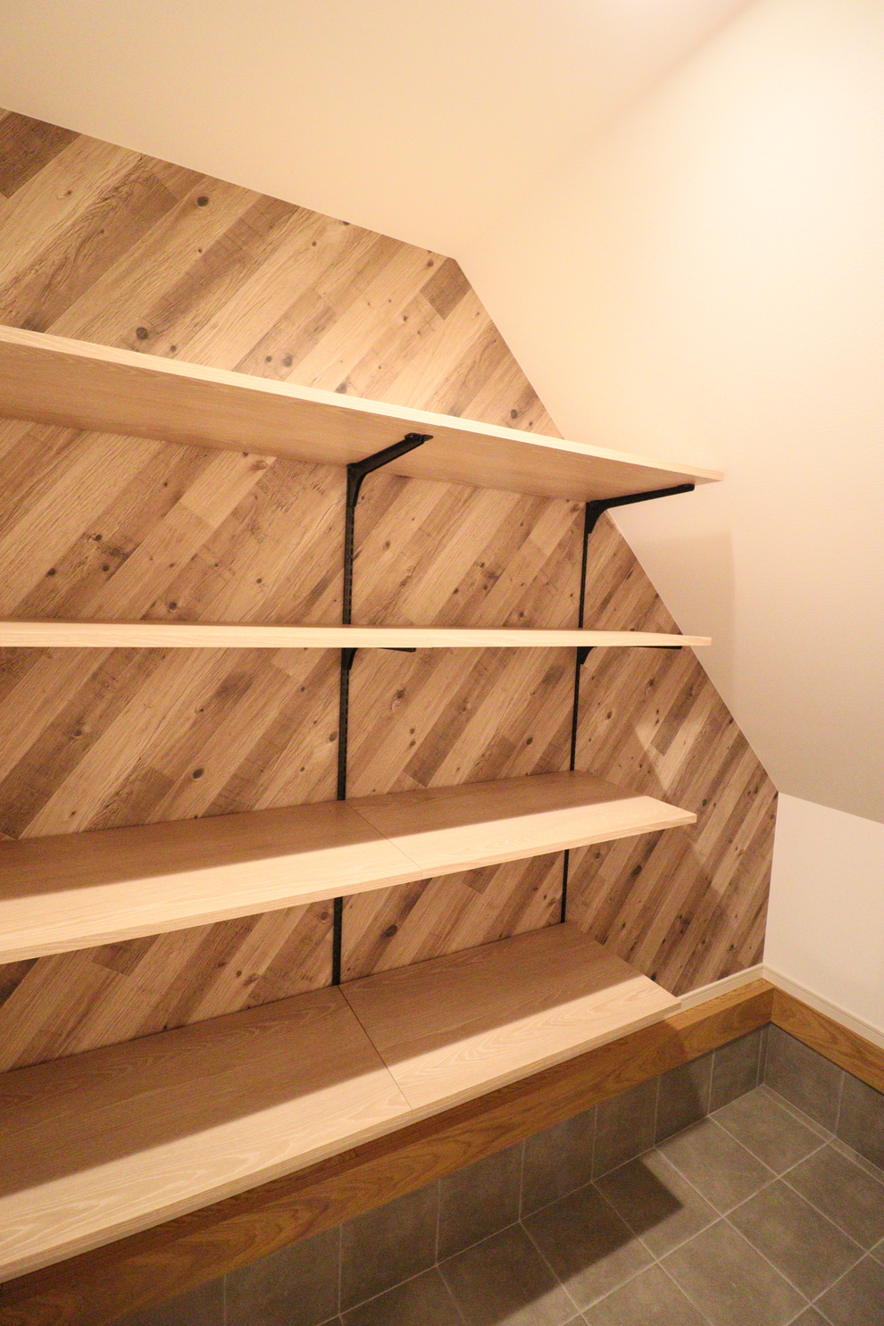 勾配天井で開放的なLDKが魅力のおうち