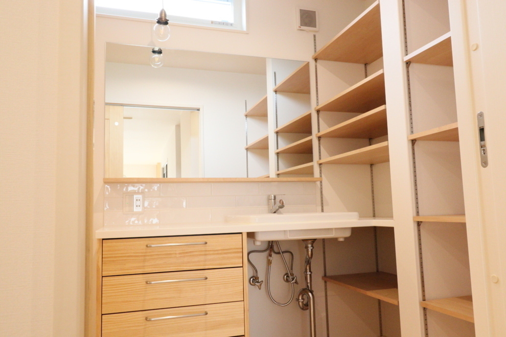 リビングに癒しを与える和ダイニング