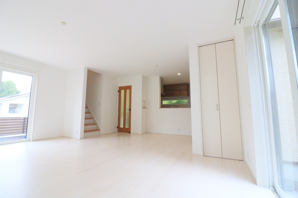 白を基調としたアクセントカラーにこだわった素敵なおうち