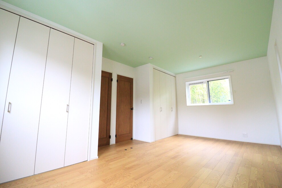 白を基調としたアクセントカラーにこだわった素敵なおうち