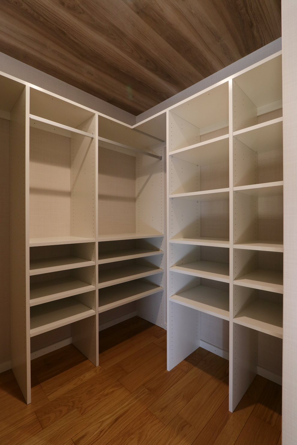 間接照明が織りなすくつろぎの空間