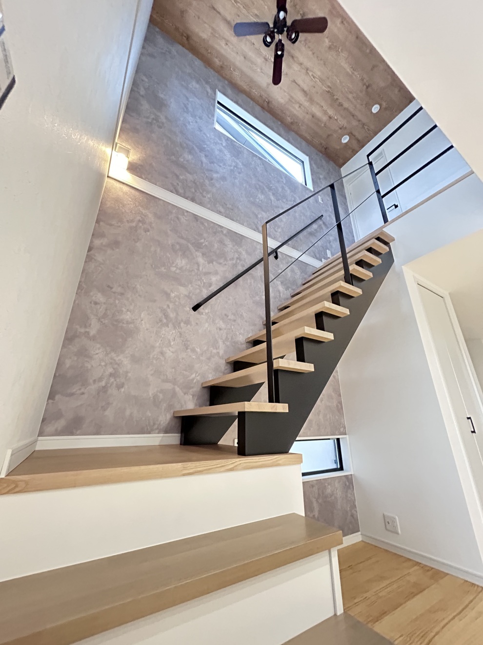 ブラック基調でスタイリッシュなこだわり空間