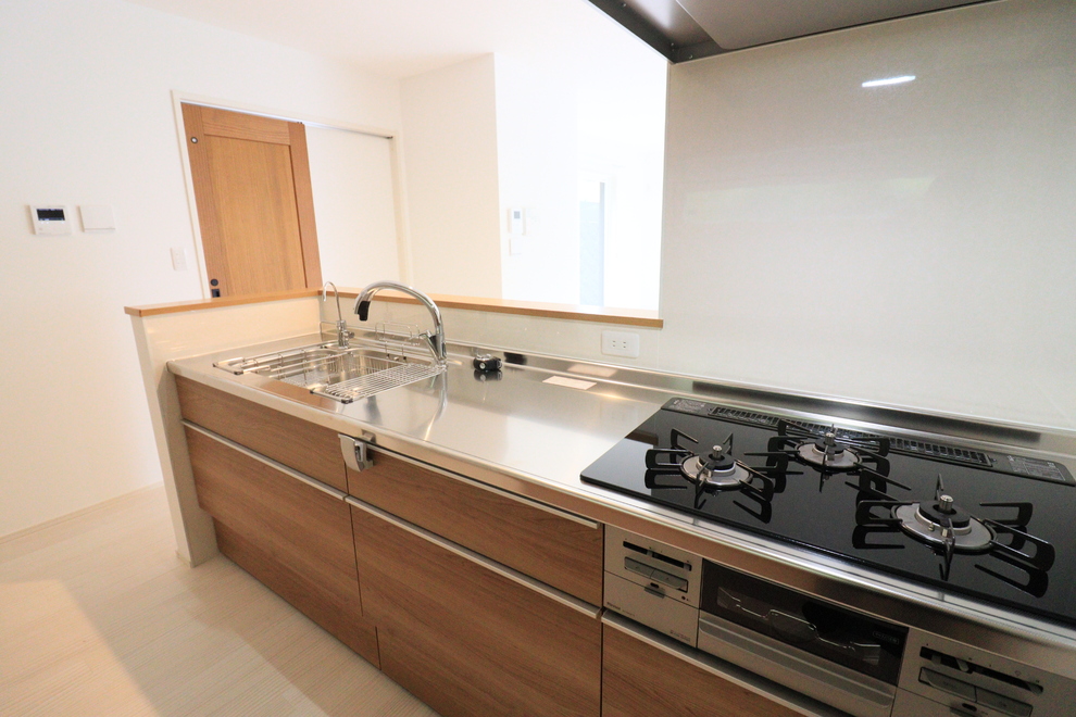 白を基調としたアクセントカラーにこだわった素敵なおうち