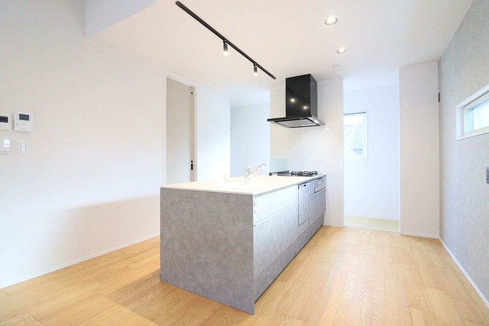 フラットキッチンのある解放感あふれるLDK