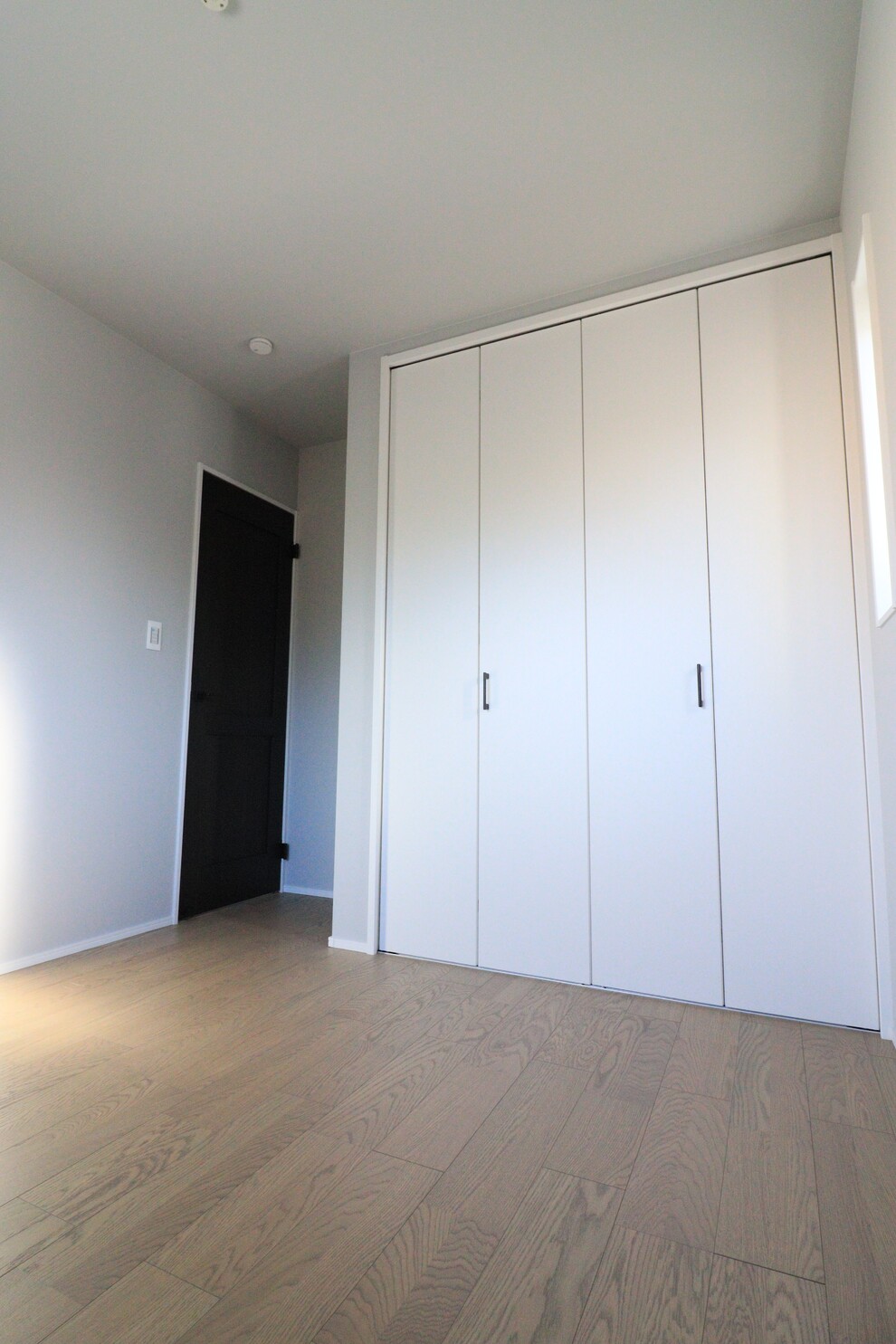 フラットキッチンのある解放感あふれるLDK