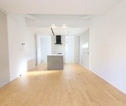 フラットキッチンのある解放感あふれるLDK