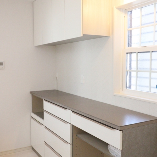 淡いカラーと木との良い関係