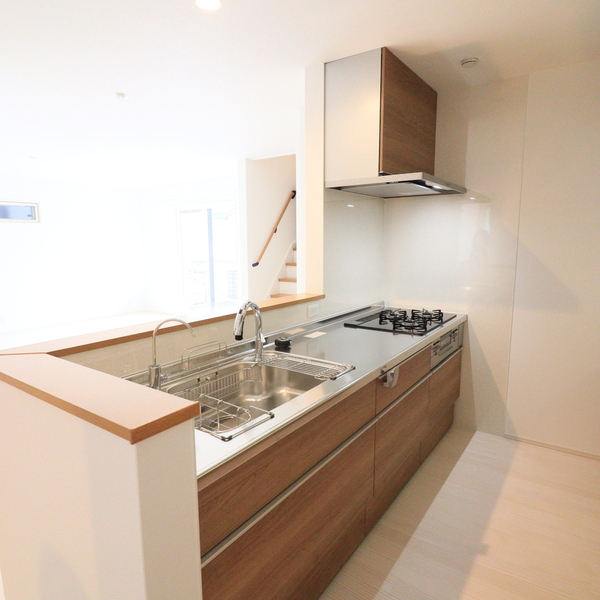 白を基調としたアクセントカラーにこだわった素敵なおうち