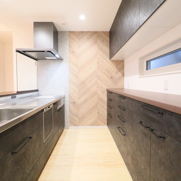 勾配天井で開放的なLDKが魅力のおうち