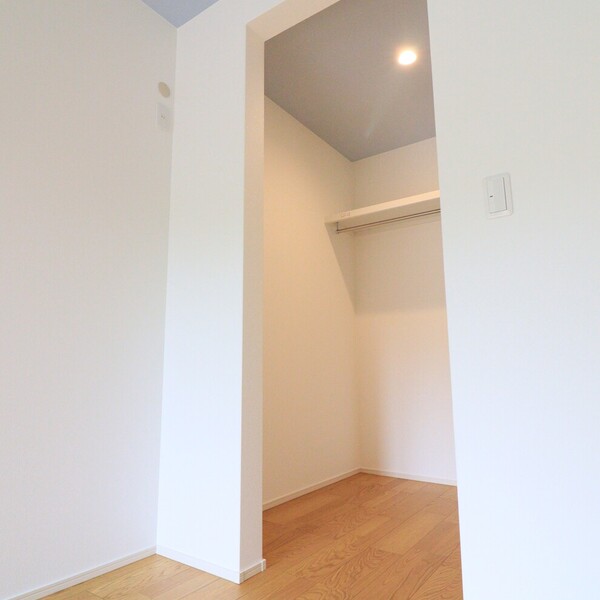 白を基調としたアクセントカラーにこだわった素敵なおうち