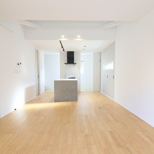 フラットキッチンのある解放感あふれるLDK