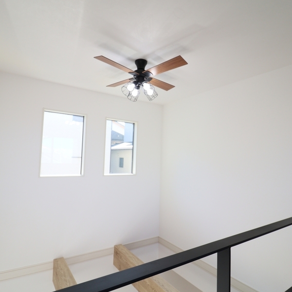 柔らかな光が差し込む家族が集うおうち