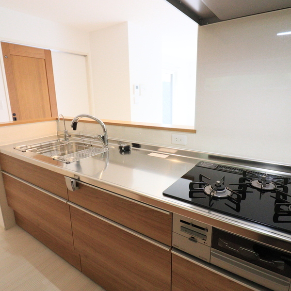 白を基調としたアクセントカラーにこだわった素敵なおうち