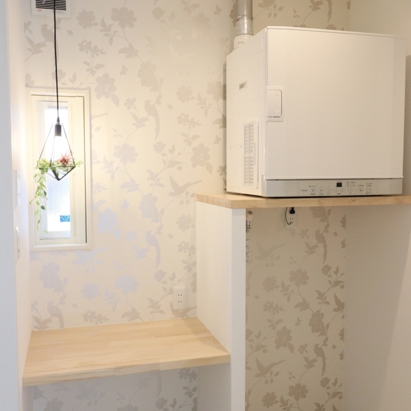 淡いカラーと木との良い関係