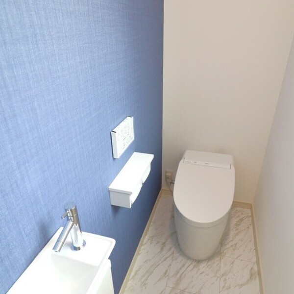 ブルーがアクセントカラーのおうち