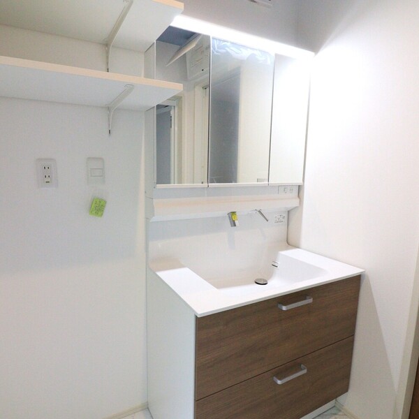 白を基調としたアクセントカラーにこだわった素敵なおうち