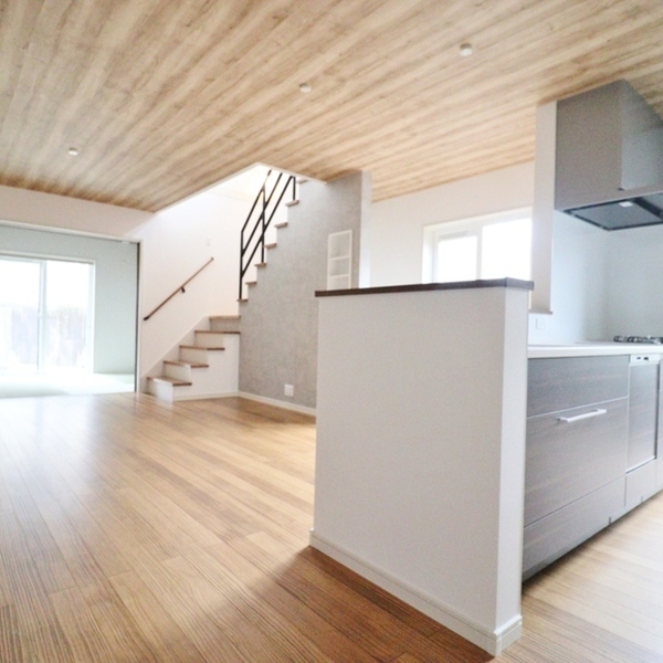 吹抜×デザイン階段が魅力的なおうち