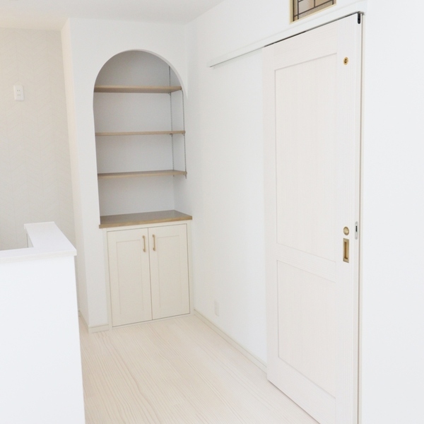 淡いカラーと木との良い関係