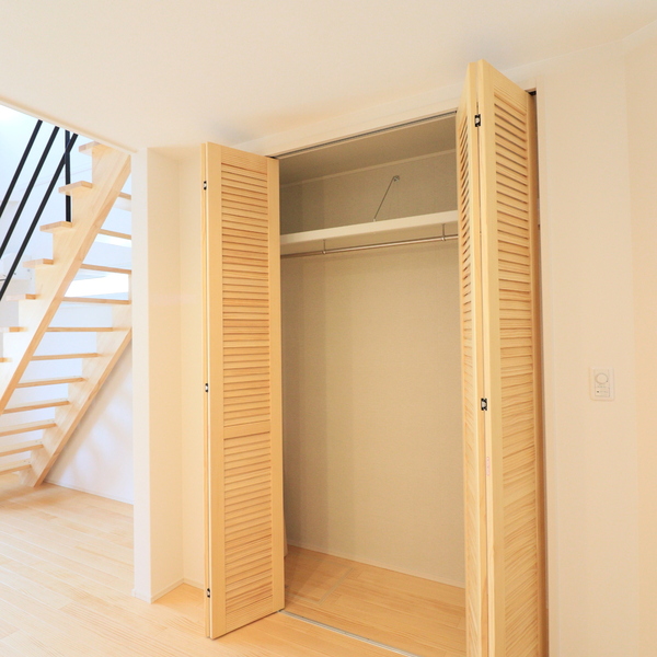 木の温もりが広がる、心安らぐ住まい