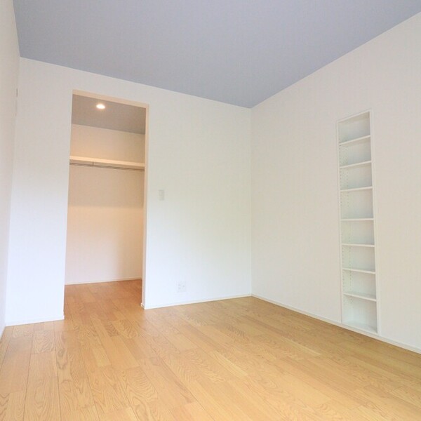 白を基調としたアクセントカラーにこだわった素敵なおうち