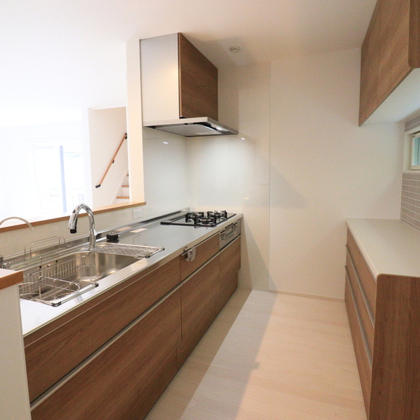 白を基調としたアクセントカラーにこだわった素敵なおうち