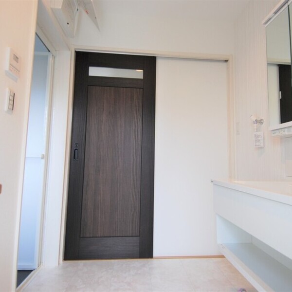 キッチンからお部屋が見渡せます