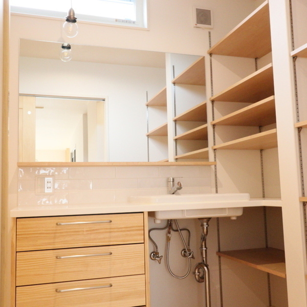 リビングに癒しを与える和ダイニング