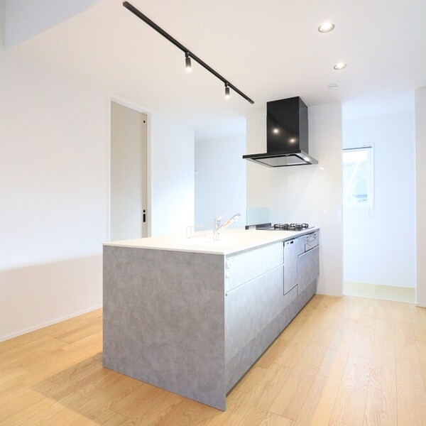 フラットキッチンのある解放感あふれるLDK