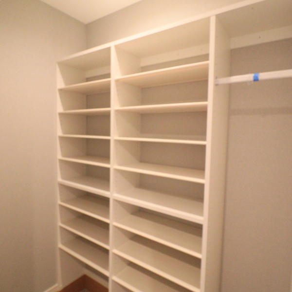 吹き抜けのあるリビングで心地よさの広がる空間