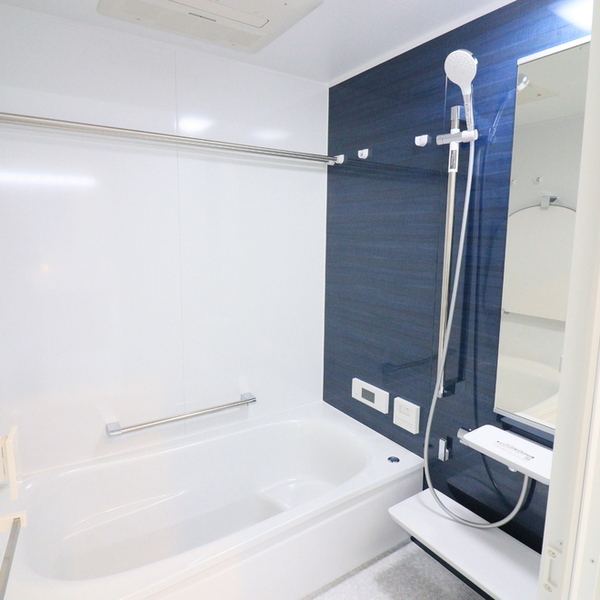 白を基調としたアクセントカラーにこだわった素敵なおうち