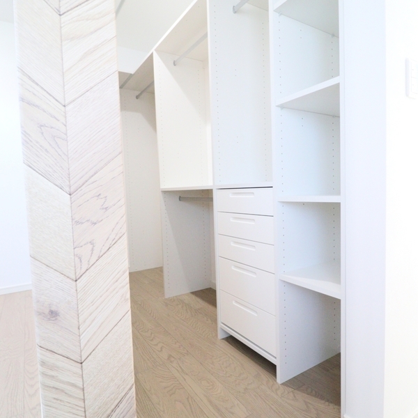 柔らかな光が差し込む家族が集うおうち