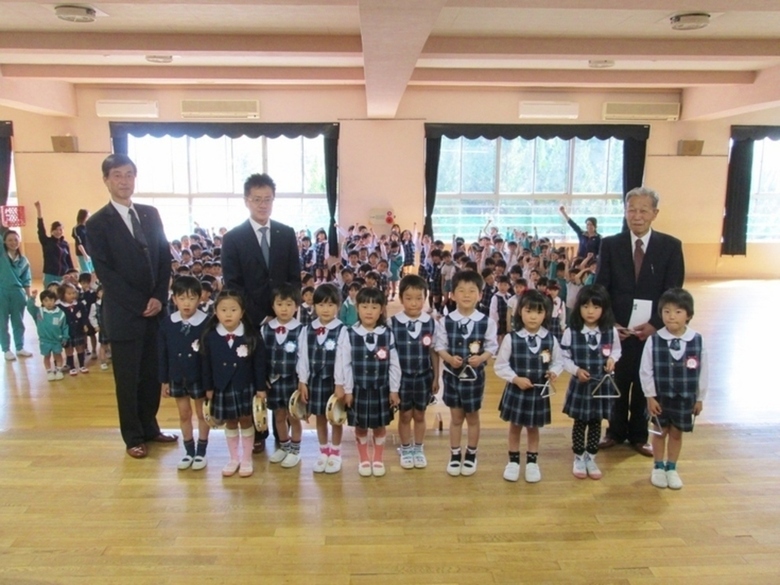 【ひろの幼稚園に楽器の寄付を行いました】